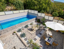 Knus appartement met zwembad, vlakbij zee en strand in Crikvenica - thumbnail 1