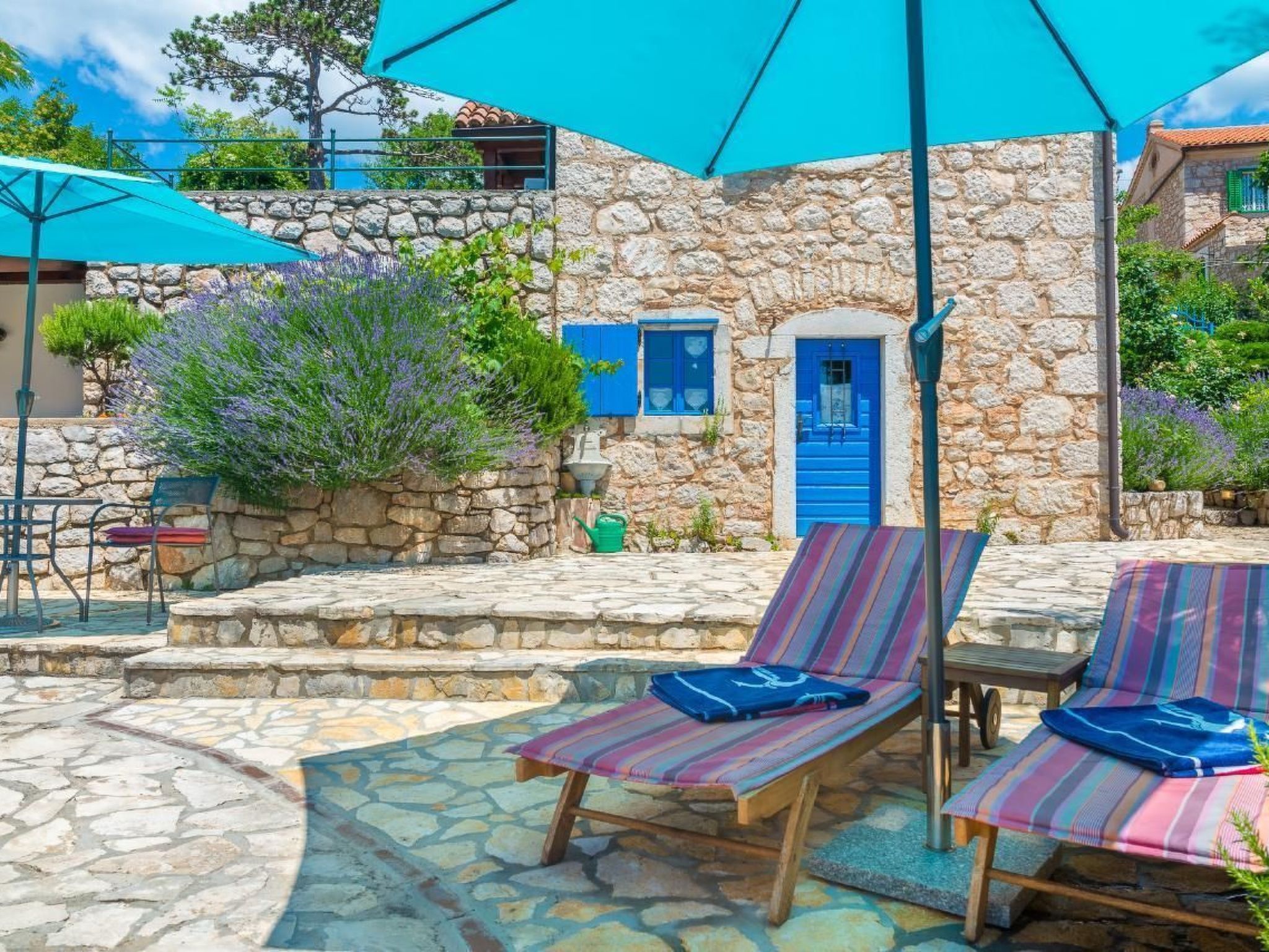 "Villa Ivanka" mit Blick auf das Wasser-Dedans