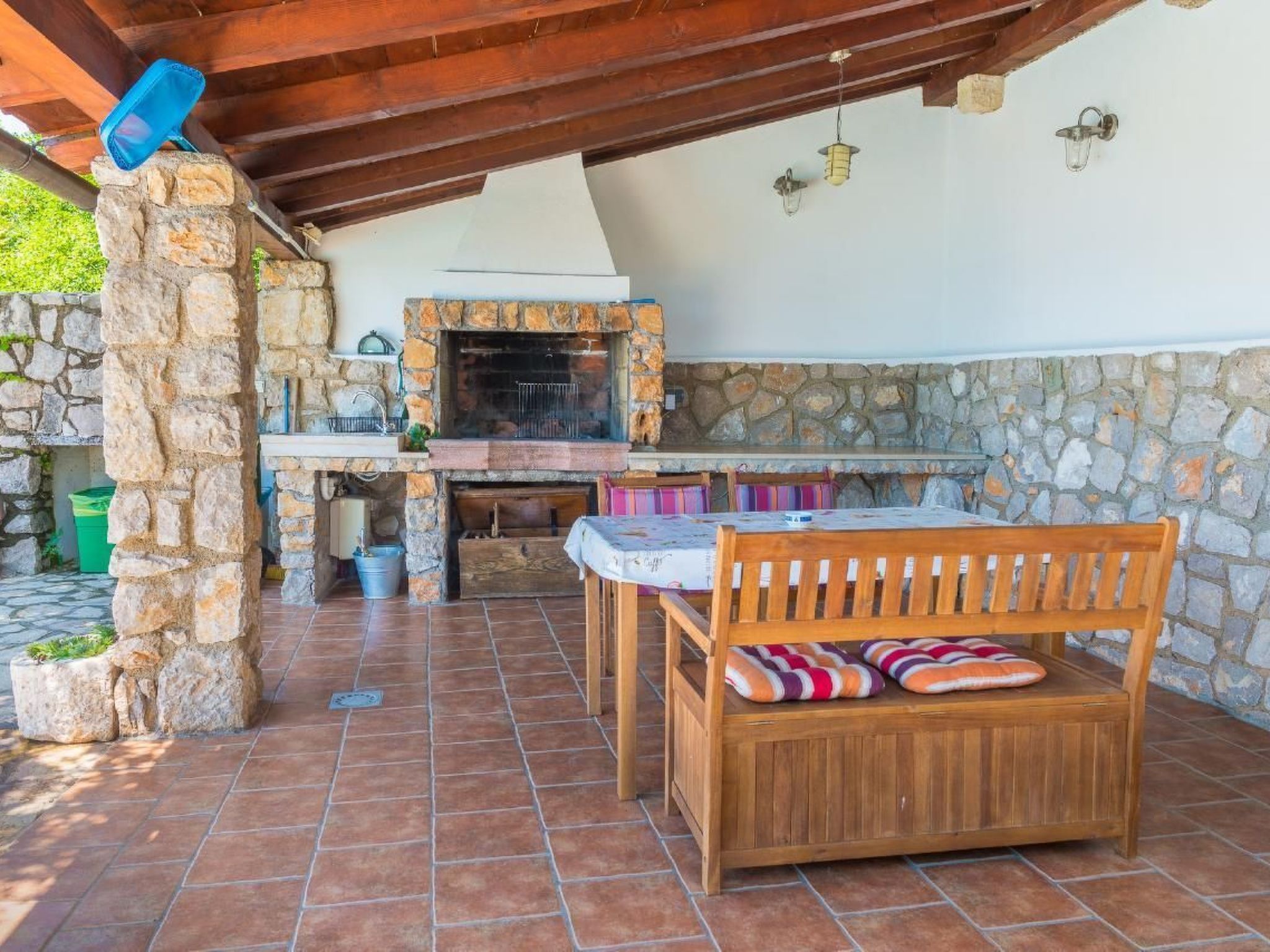 "Villa Ivanka" mit Blick auf das Wasser-Dedans