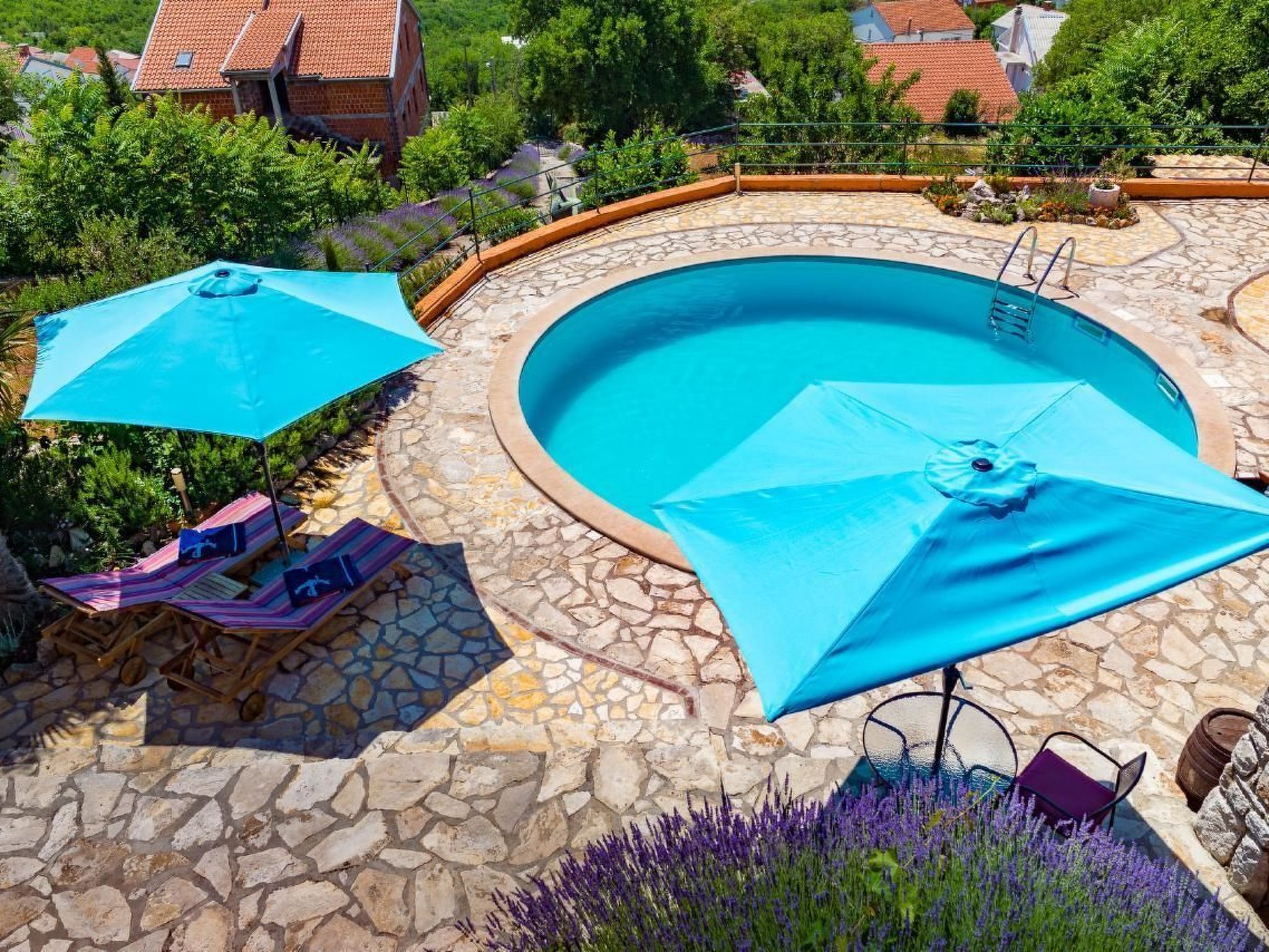 "Villa Ivanka" mit Blick auf das Wasser-Dedans