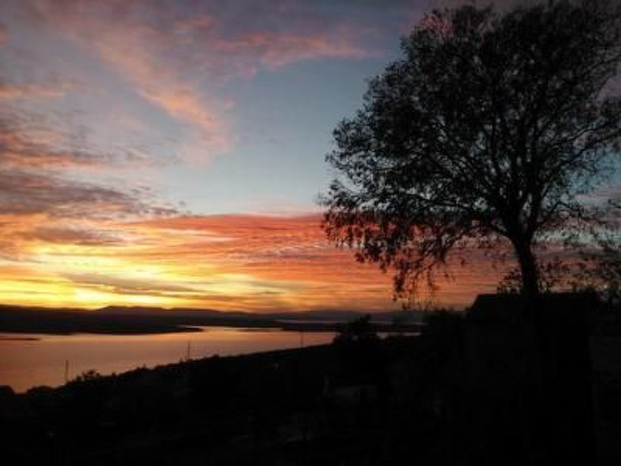 "Villa Ivanka" mit Blick auf das Wasser-Dedans