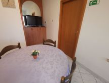 Vrijstaande vakantiewoning voor 4 met balkon nabij zee in Crikvenica - thumbnail 6