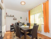 Wohnung in Crikvenica mit Grill und Terrasse