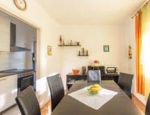 Wohnung in Crikvenica mit Grill und Terrasse