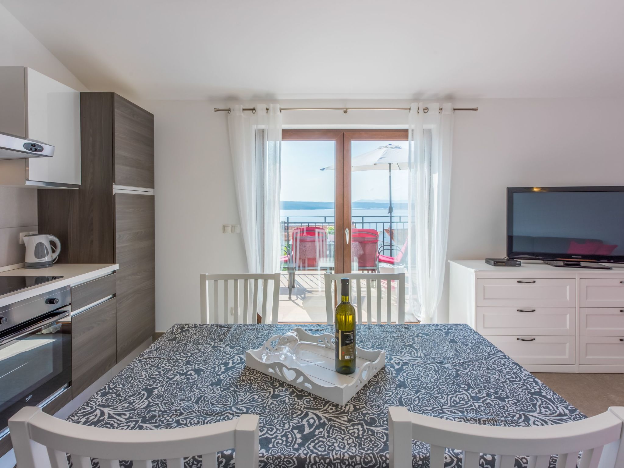 Wohnung mit Panoramablick aufs Meer-Drinnen