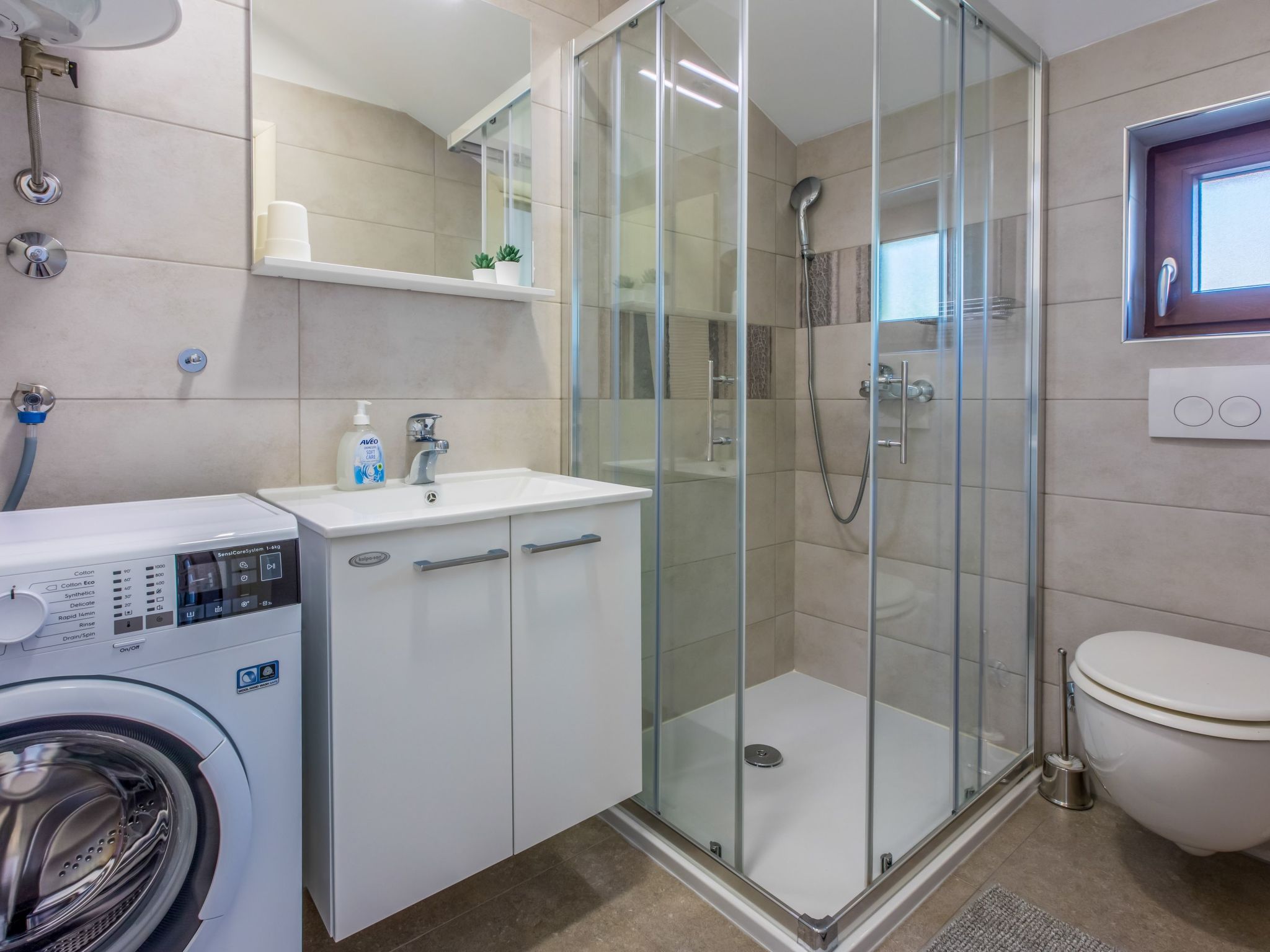 Wohnung mit Panoramablick aufs Meer-Drinnen