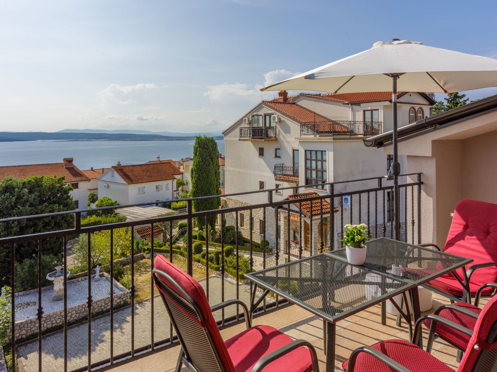Wohnung mit Panoramablick aufs Meer-Drinnen