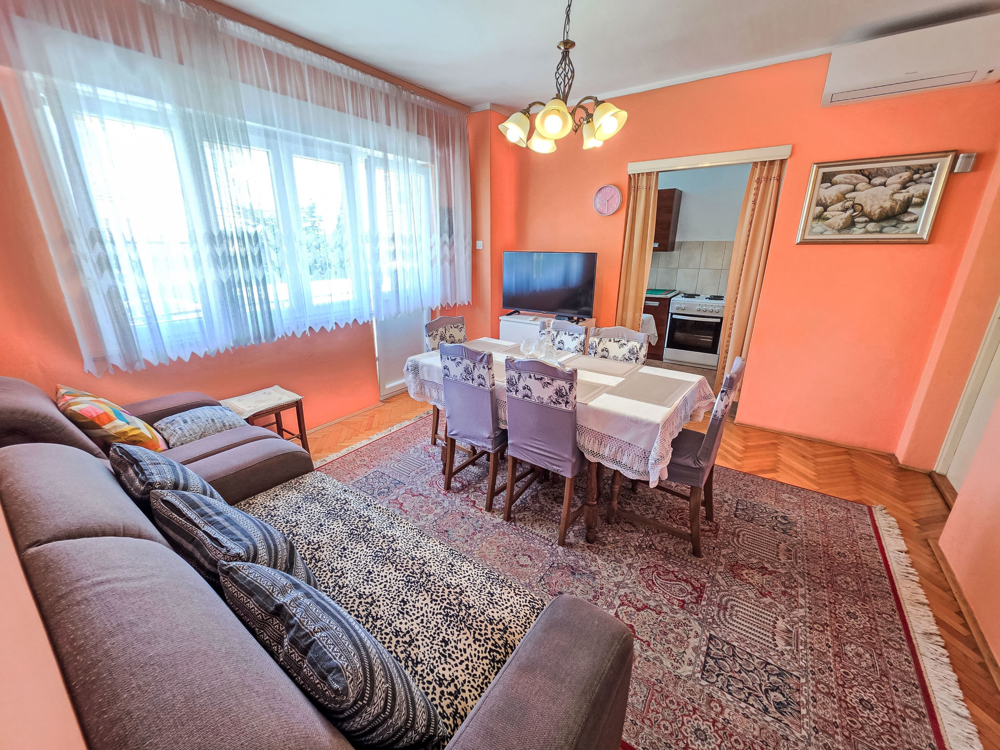 Photo of Wohnung für 7 Personen, 100m vom Strand
