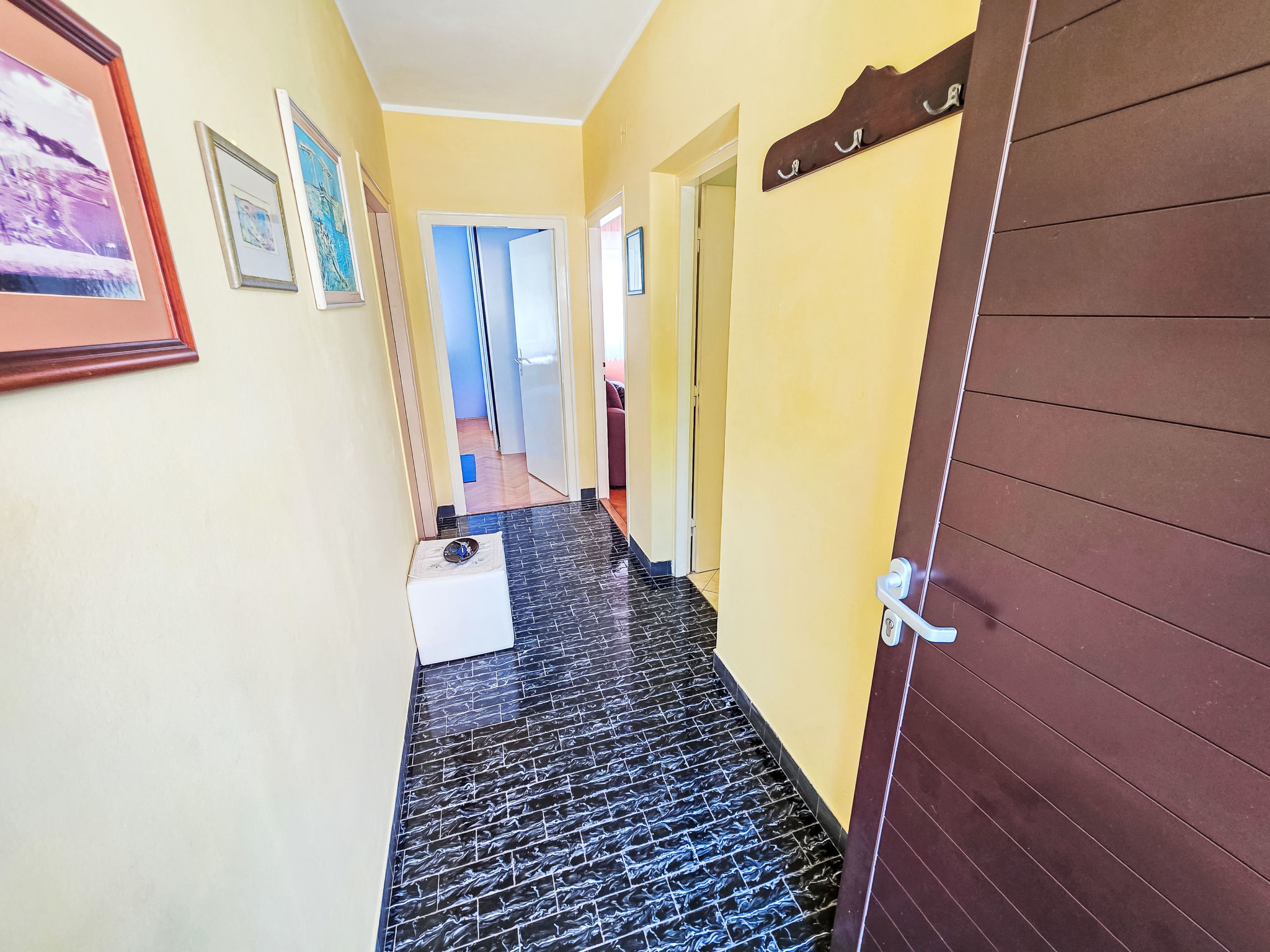 Photo of Wohnung für 7 Personen, 100m vom Strand