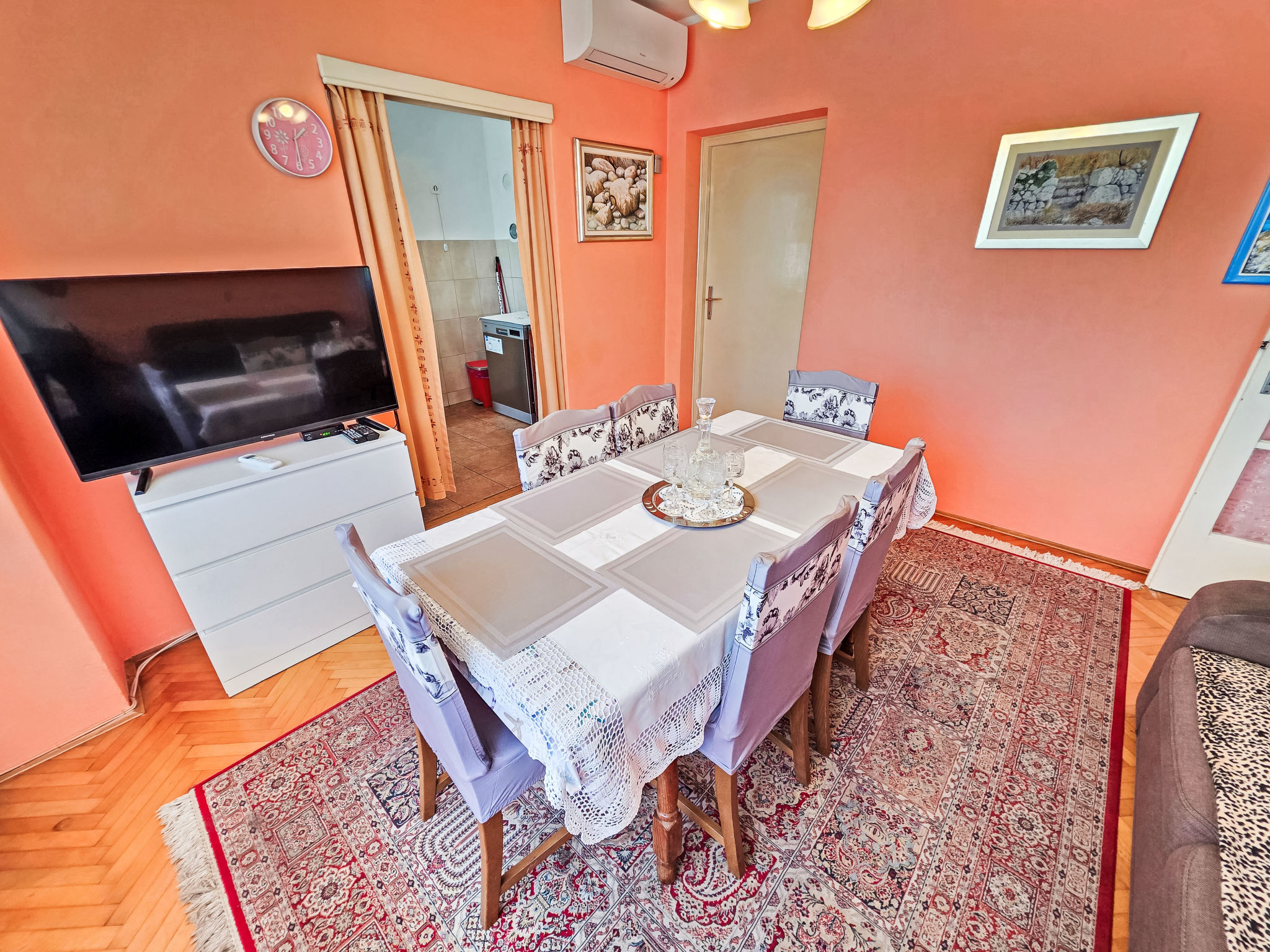 Photo of Wohnung für 7 Personen, 100m vom Strand