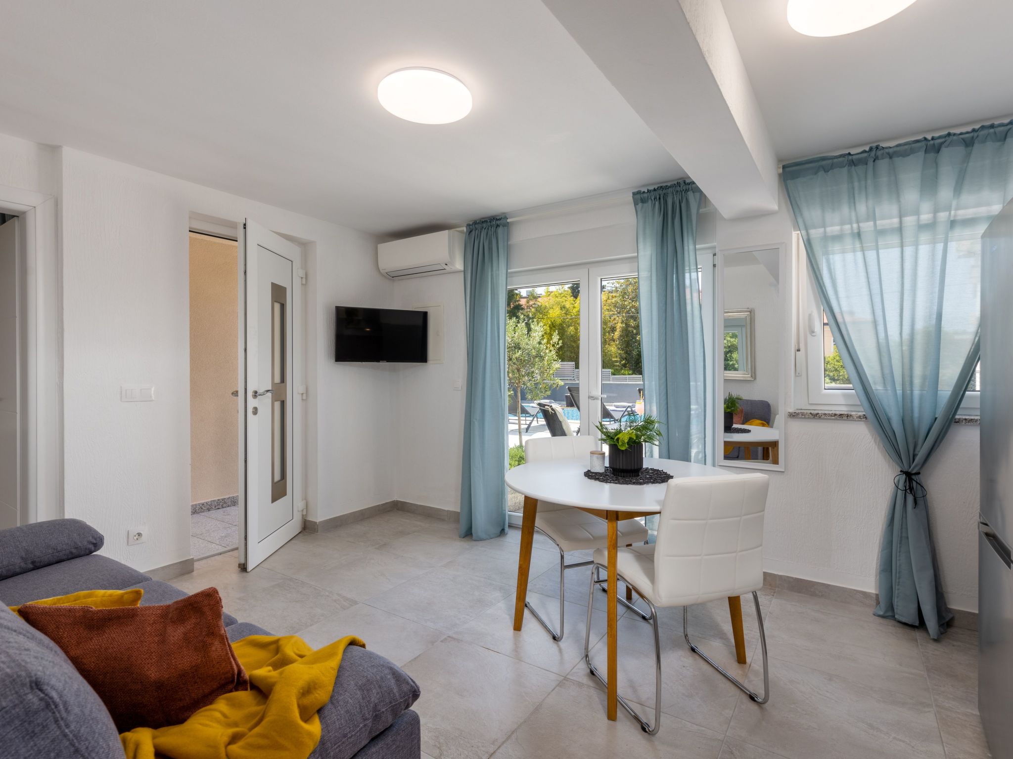 Moderne Wohnung in Crikvenica mit Pool-Binnen