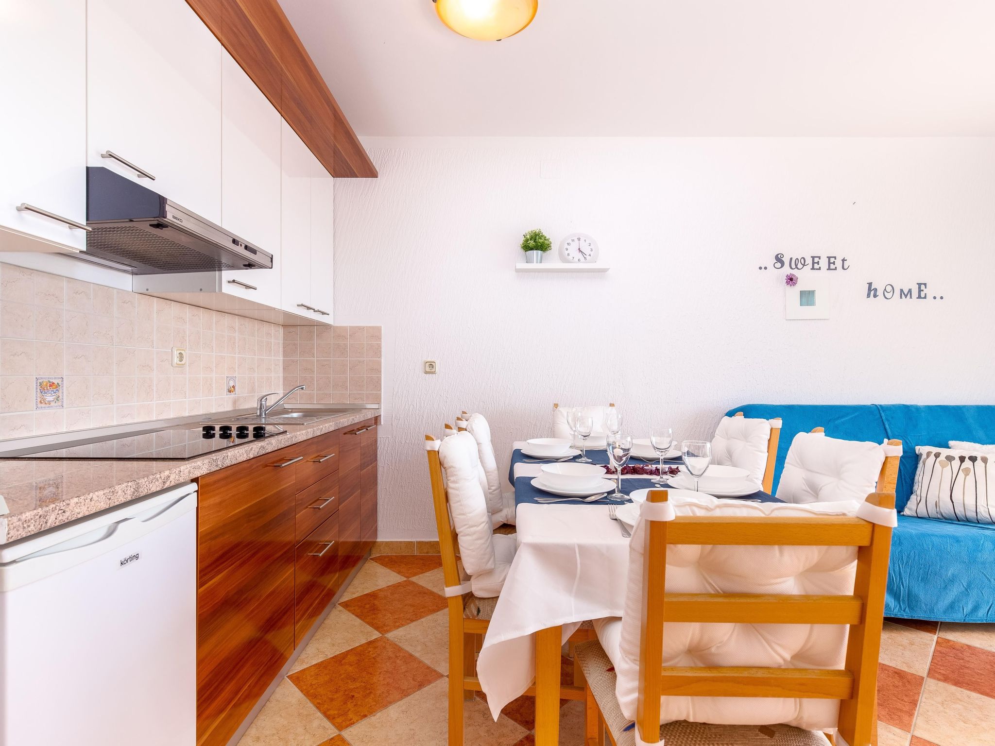 Wohnung mit Balkon und Meerblick-Inside