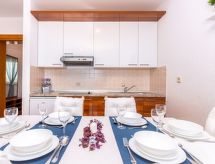 Prachtig appartement met balkon en panoramisch uitzicht op de Adriatische Zee in Crikvenica - thumbnail 5