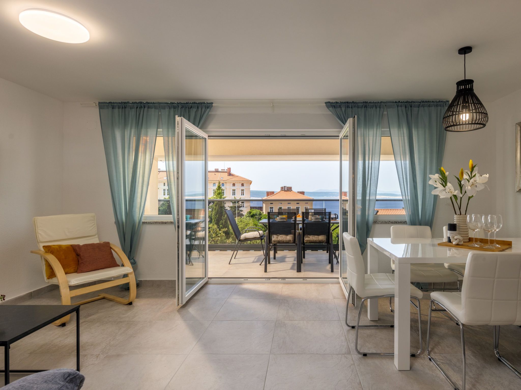 Modernes Apartment in Crikvenica mit Gemeinschaftspool
