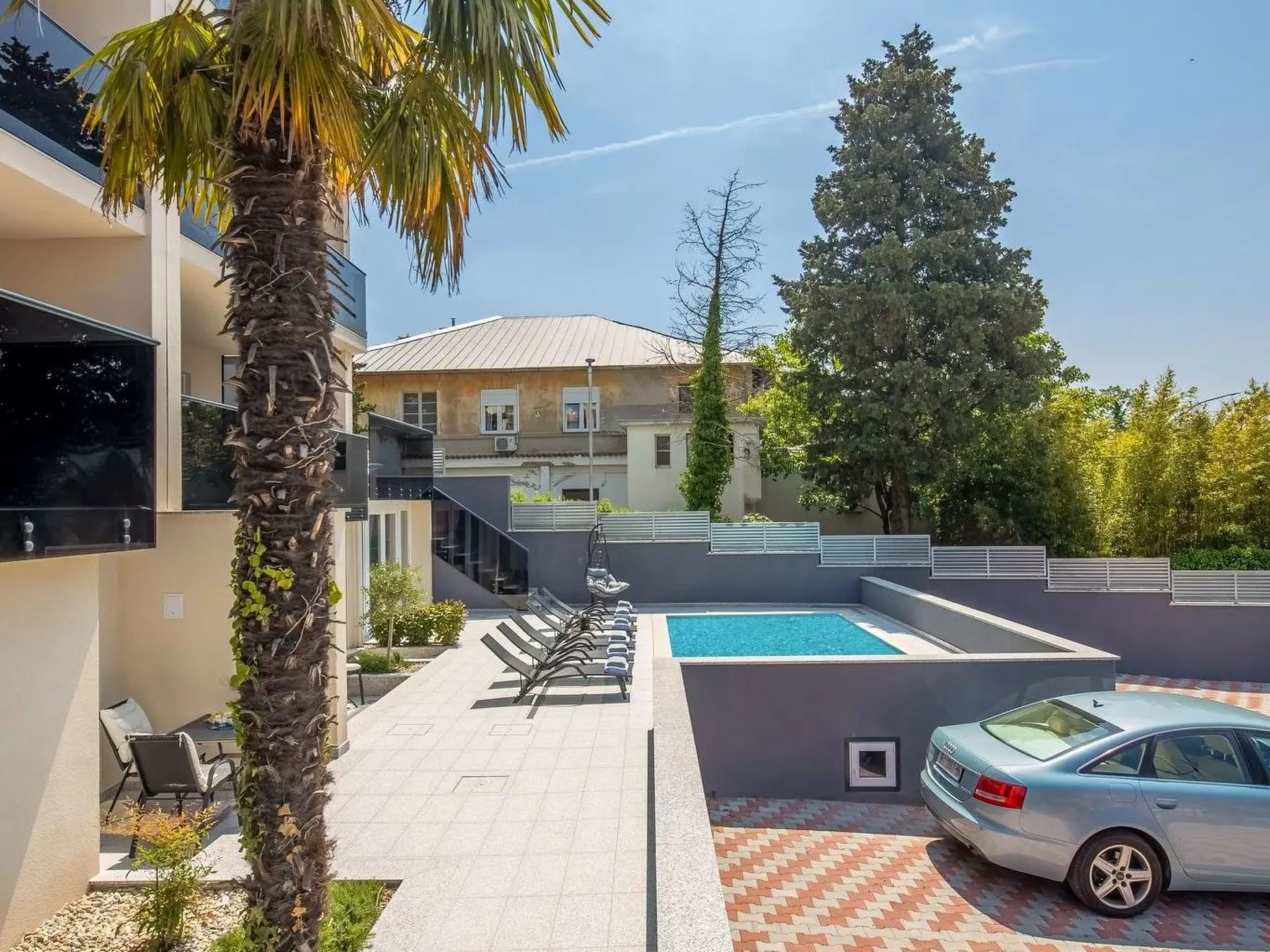 Photo of Modernes Apartment in Crikvenica mit Gemeinschaftspool