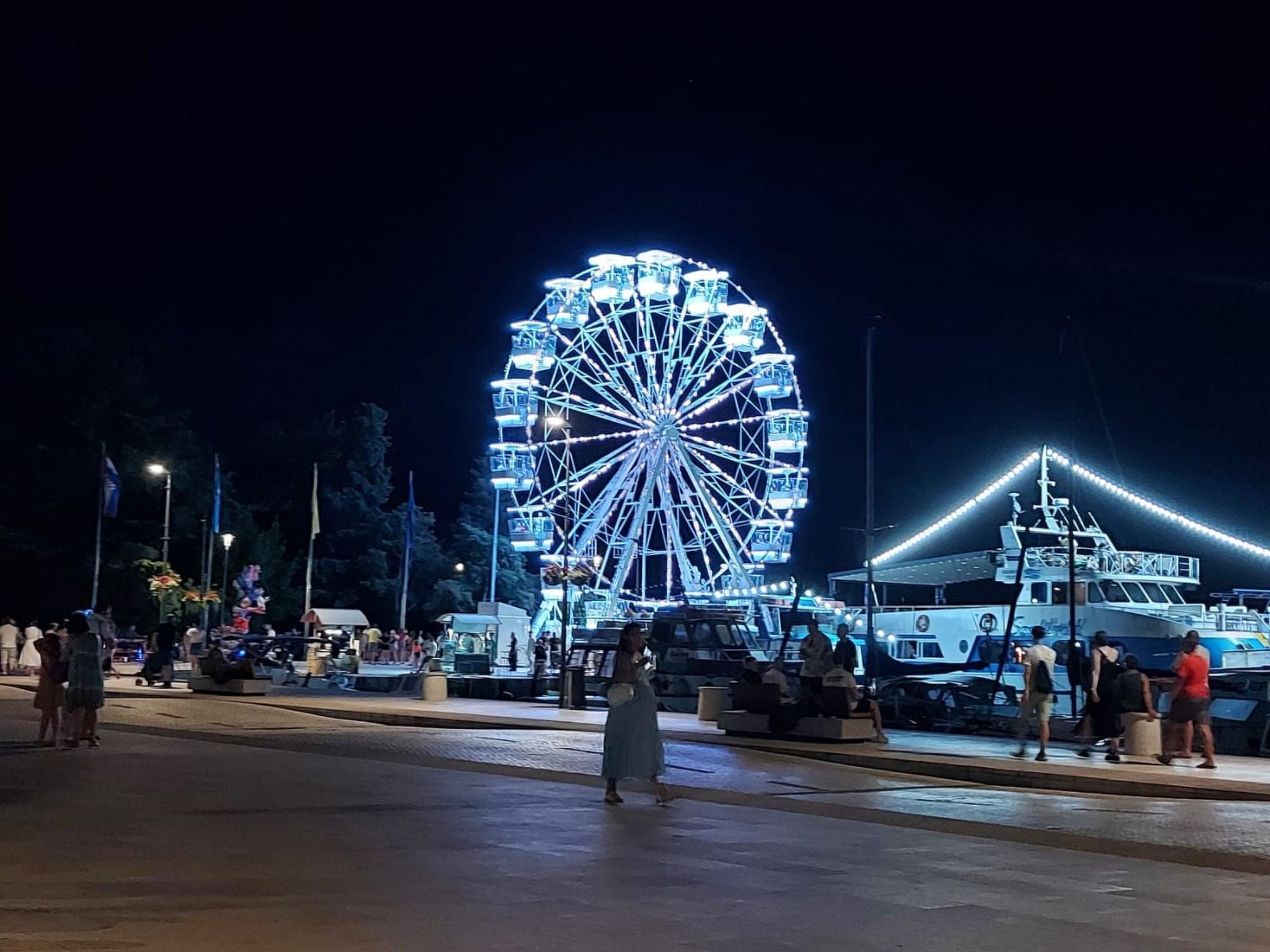 Photo of Modernes Apartment in Crikvenica mit Gemeinschaftspool