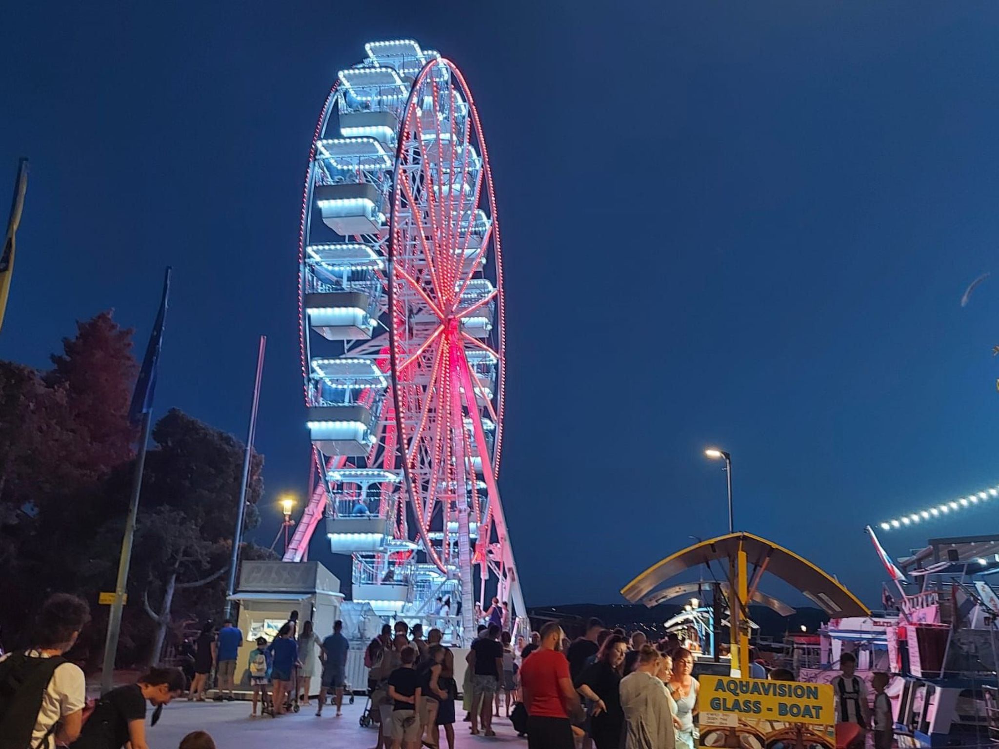 Photo of Modernes Apartment in Crikvenica mit Gemeinschaftspool