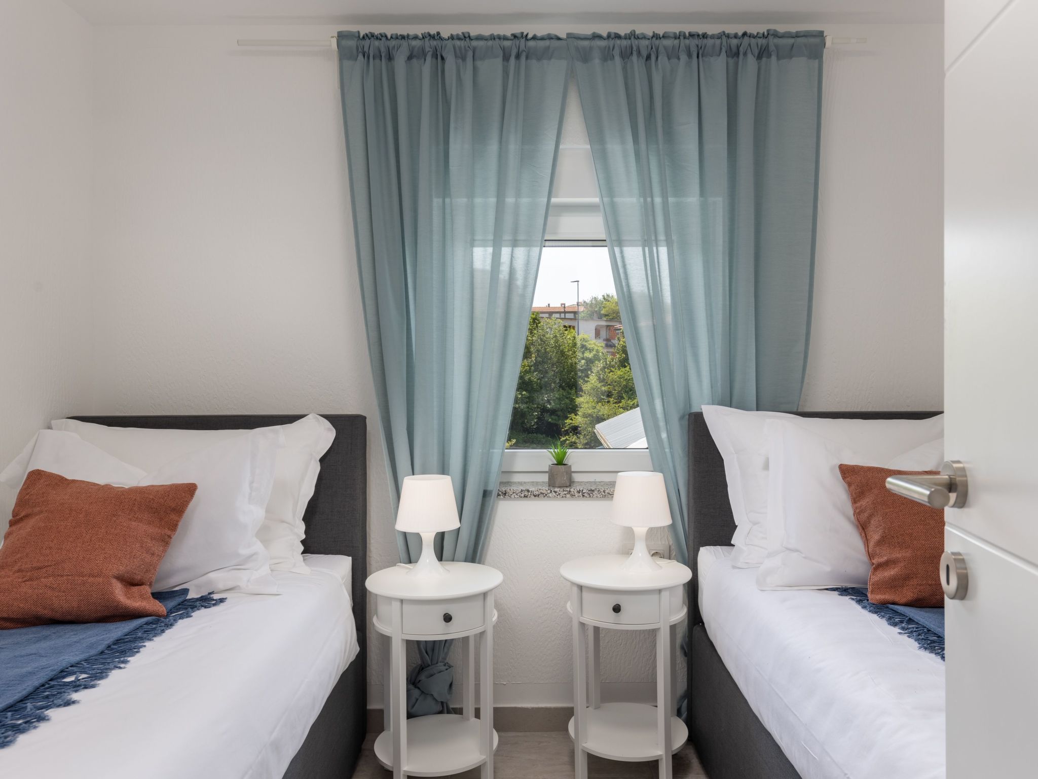 Photo of Modernes Apartment in Crikvenica mit Gemeinschaftspool