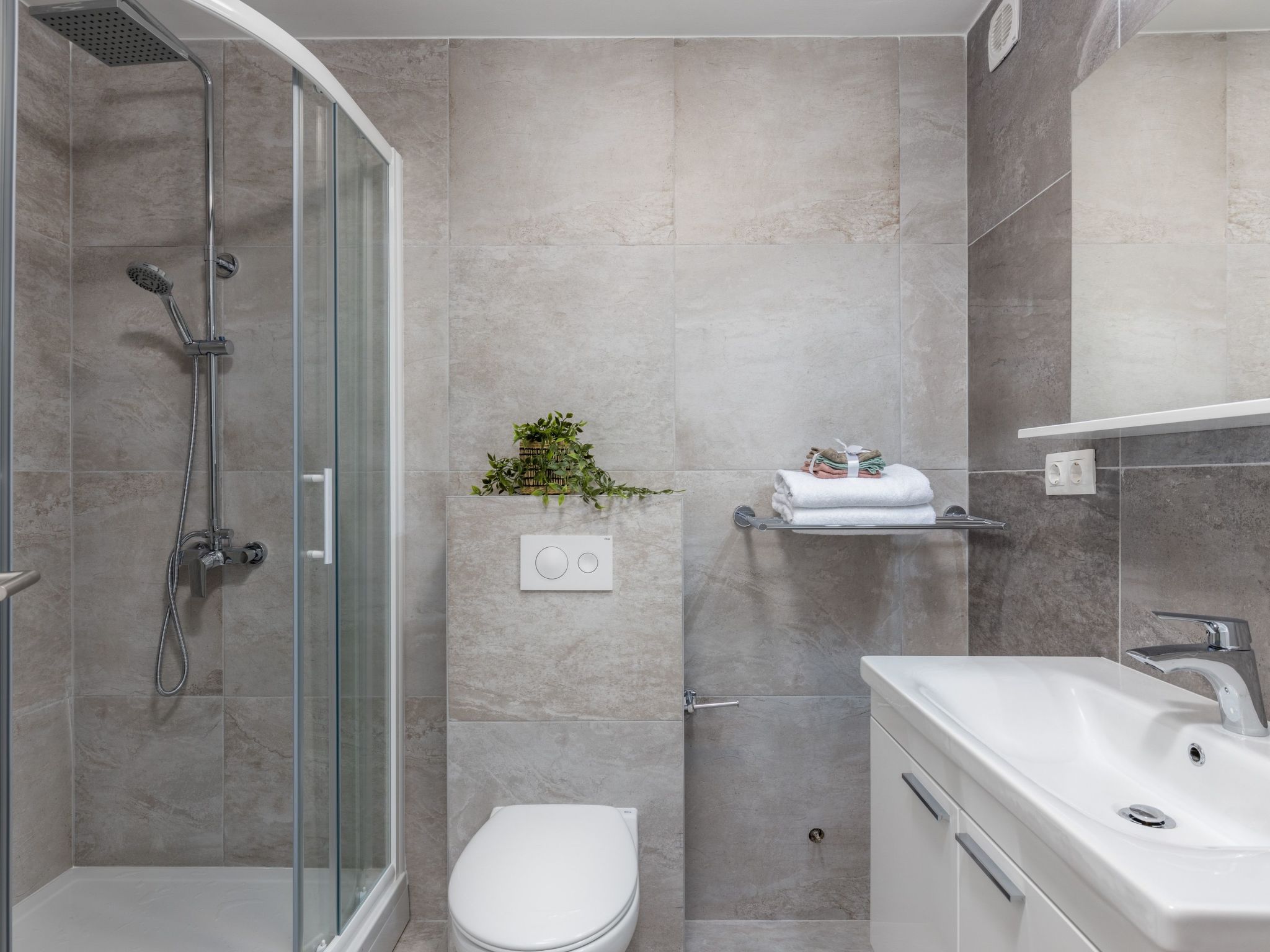 Photo of Modernes Apartment in Crikvenica mit Gemeinschaftspool