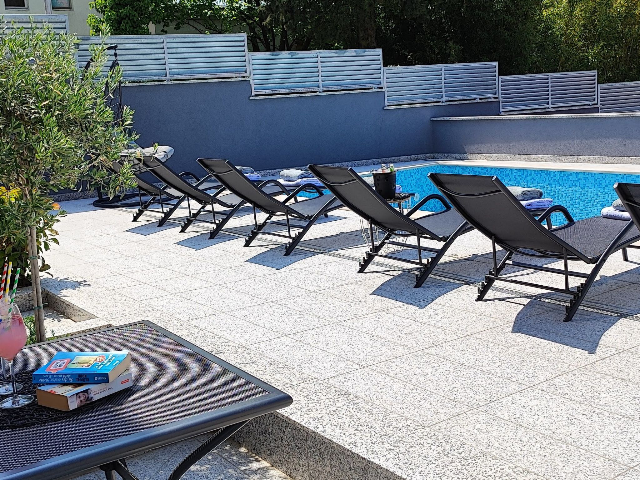 Photo of Modernes Apartment in Crikvenica mit Gemeinschaftspool