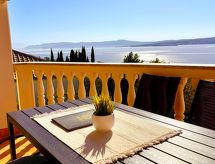 Appartement met balkon en zeezicht op 60 meter van het strand in Crikvenica - thumbnail 1