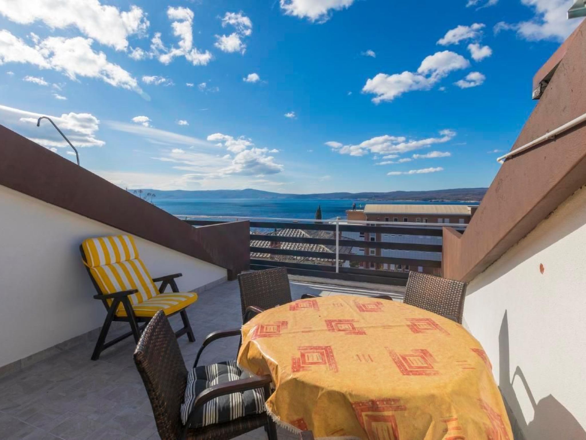 Wohnung in Crikvenica mit Möbliertem Balkon-Image-tags.info