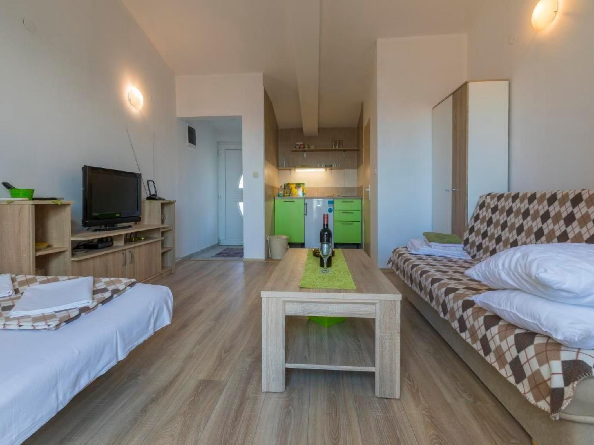 Wohnung in Crikvenica mit Möbliertem Balkon-Drinnen