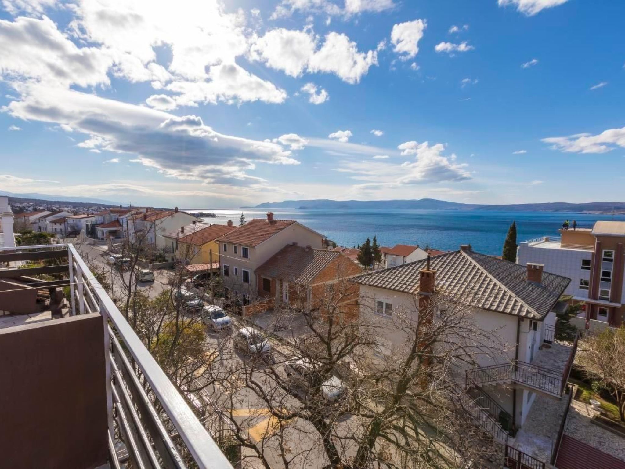 Wohnung in Crikvenica mit Möbliertem Balkon-Draußen