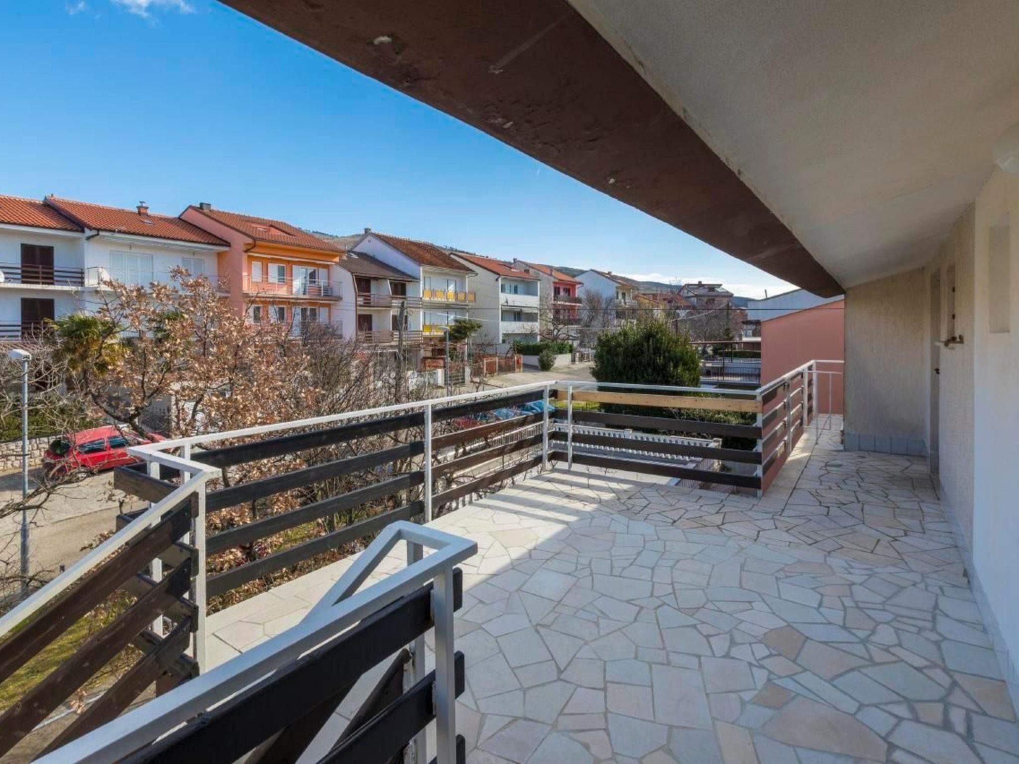 Wohnung in Crikvenica mit Möbliertem Balkon-Draußen