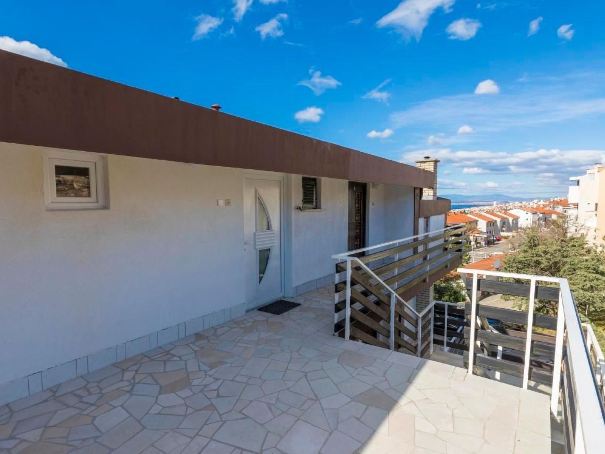 Wohnung in Crikvenica mit Möbliertem Balkon-Draußen