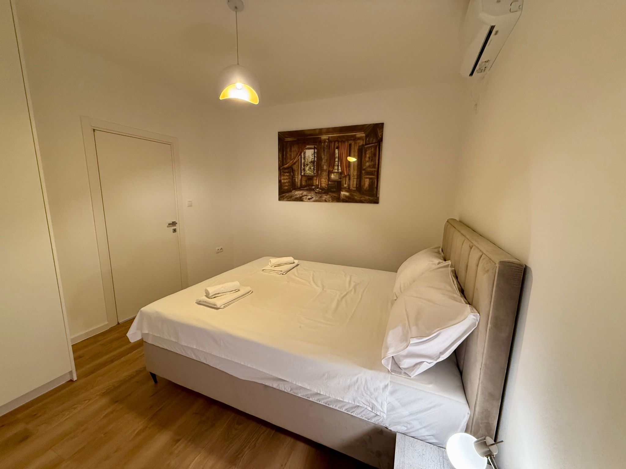 Schöne moderne Villa v-Binnen