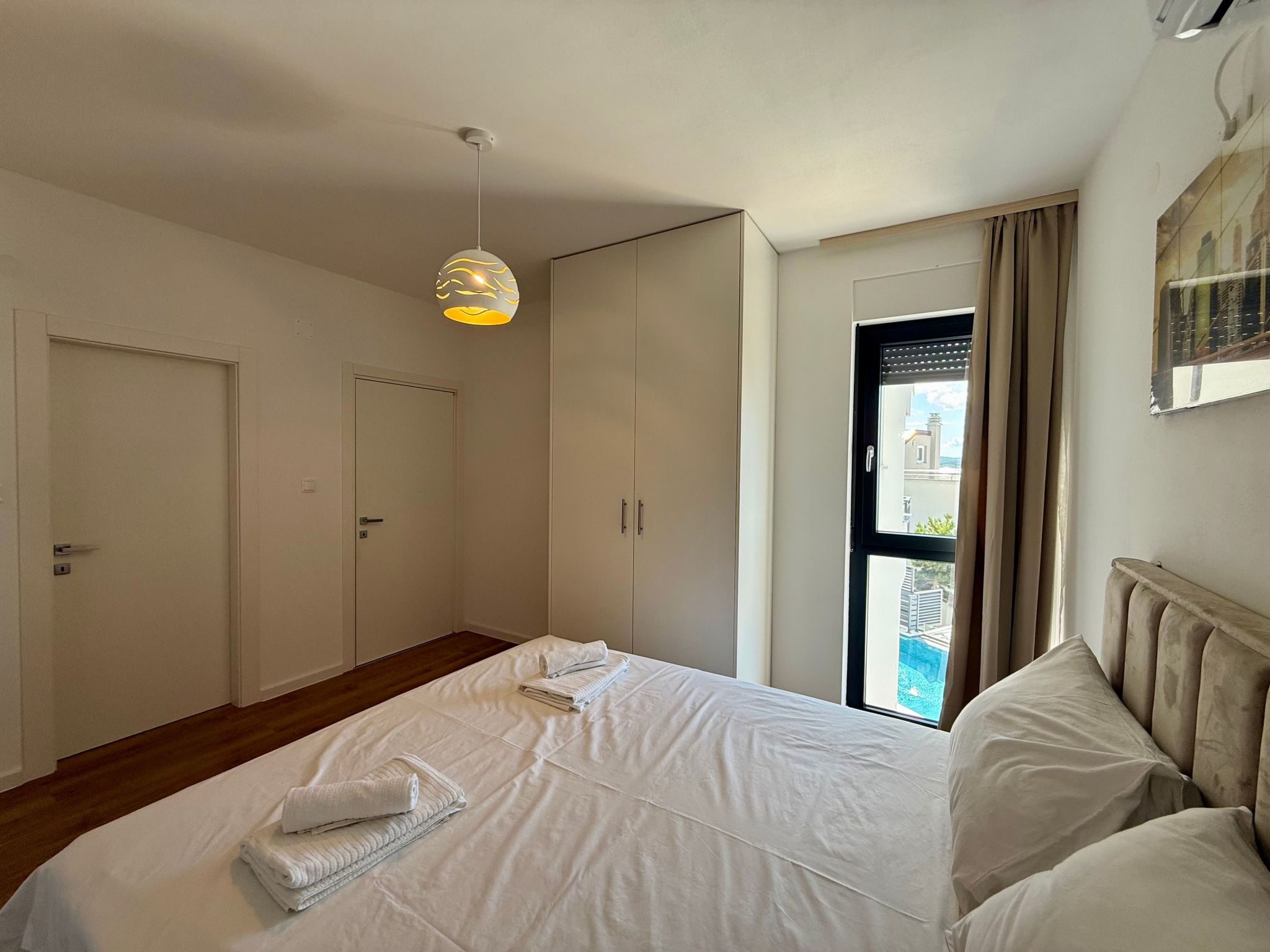 Schöne moderne Villa v-Binnen