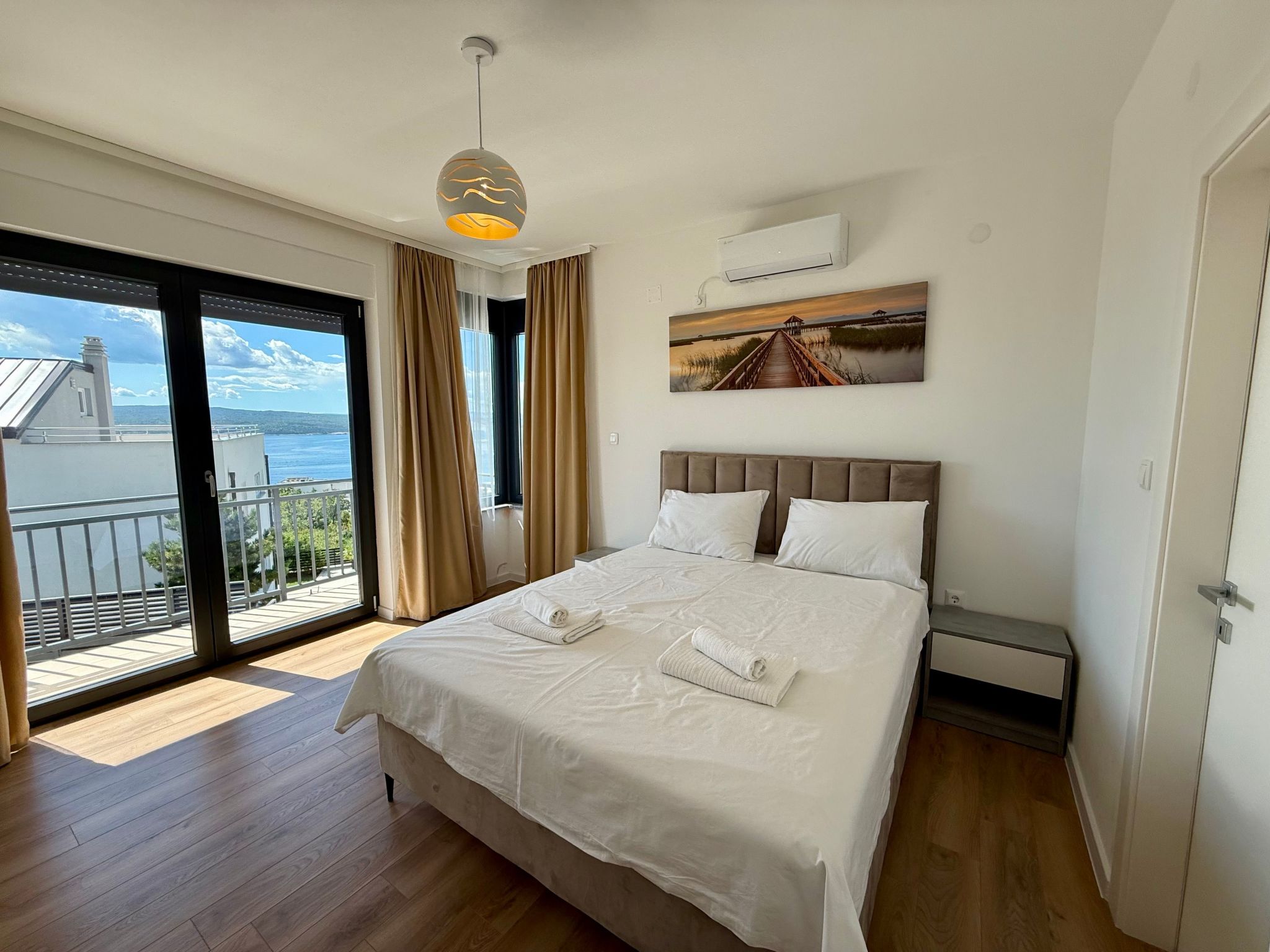 Schöne moderne Villa v-Binnen