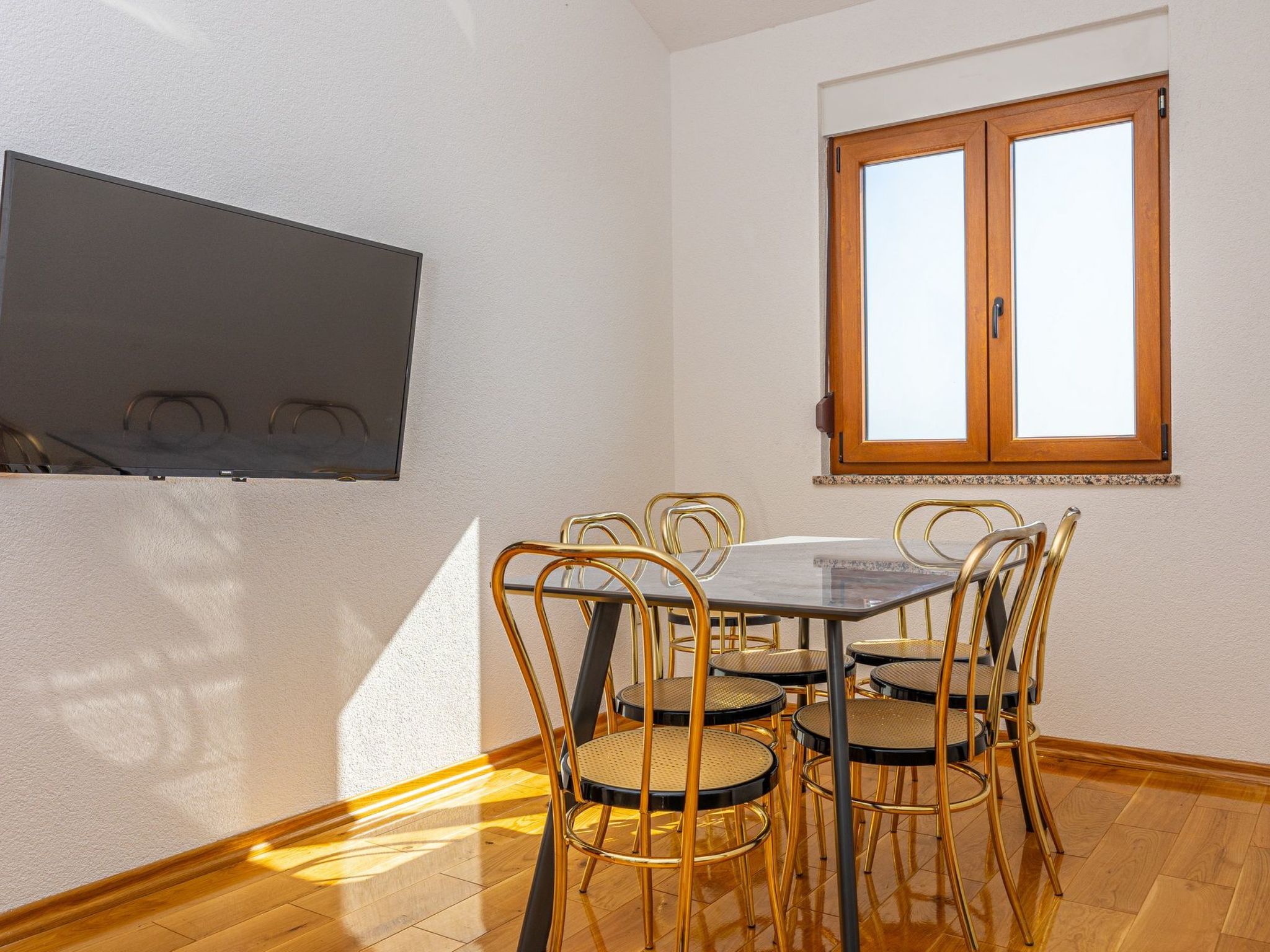 Wohnung Mistral 7-Binnen