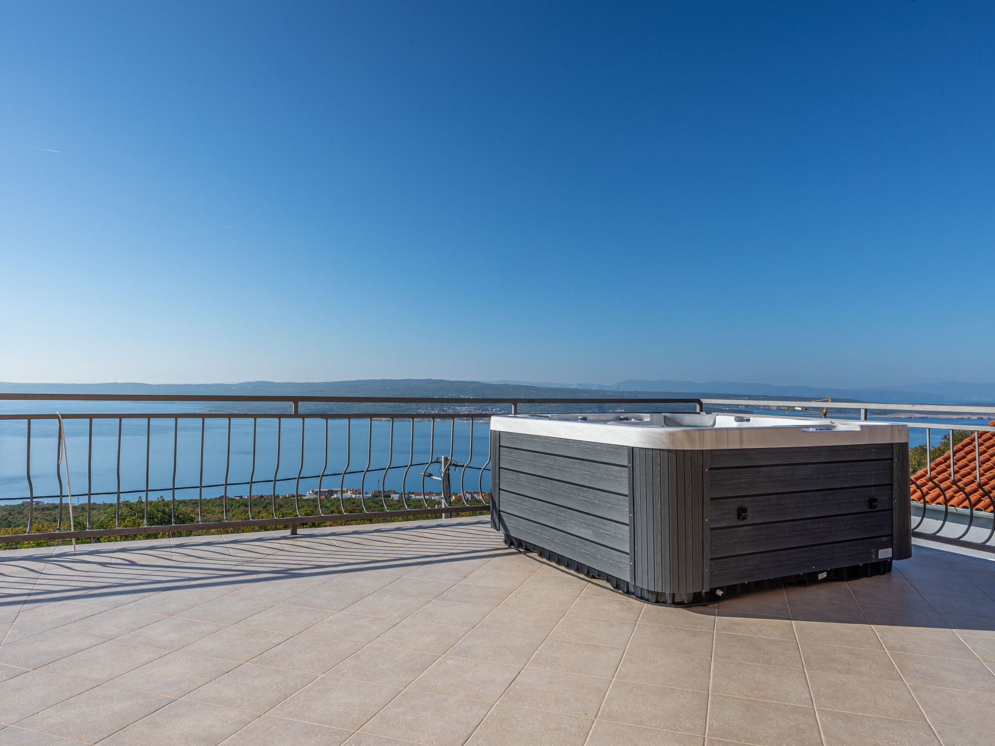 Mistral1-Image-tags.info