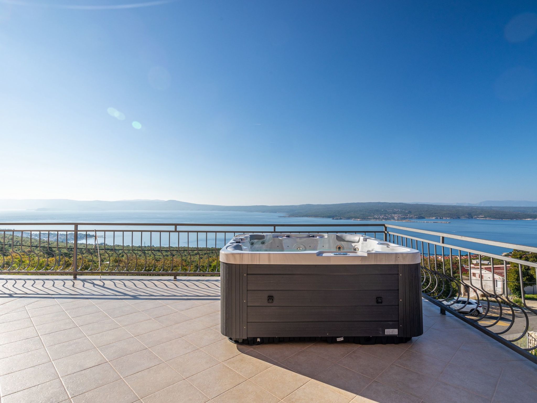 Mistral1-Image-tags.info