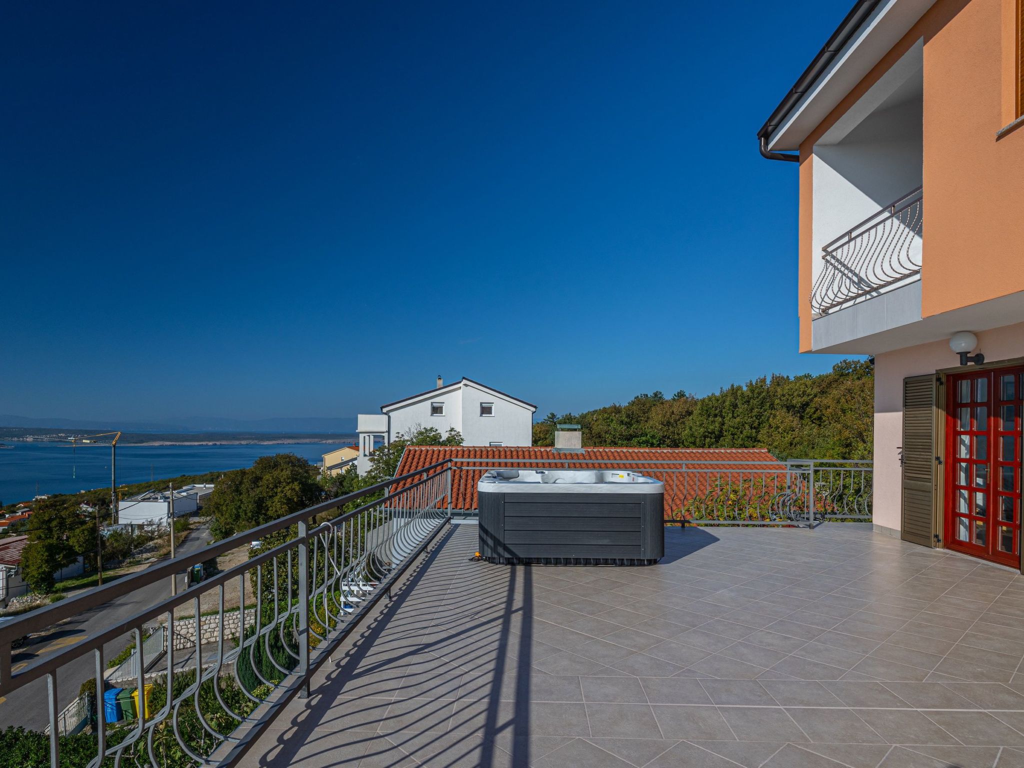 Mistral1-Image-tags.info