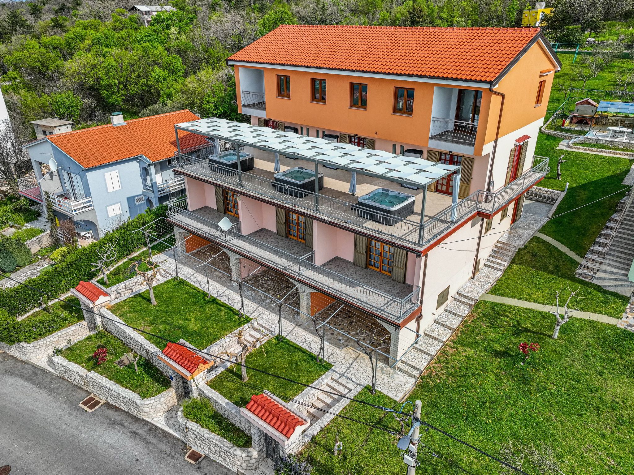 Mistral1-Image-tags.info