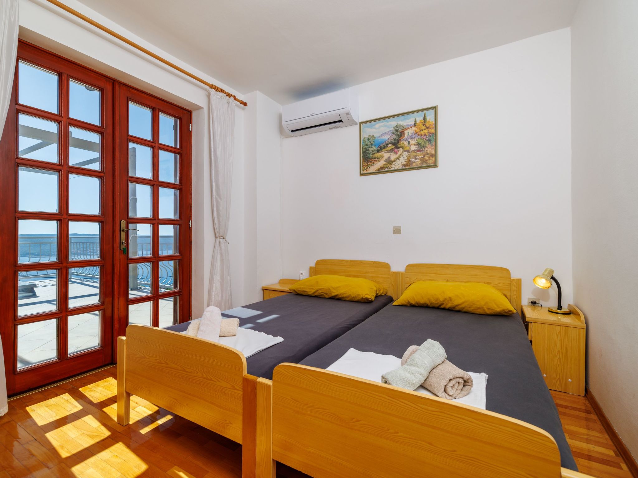 Mistral1-Image-tags.info