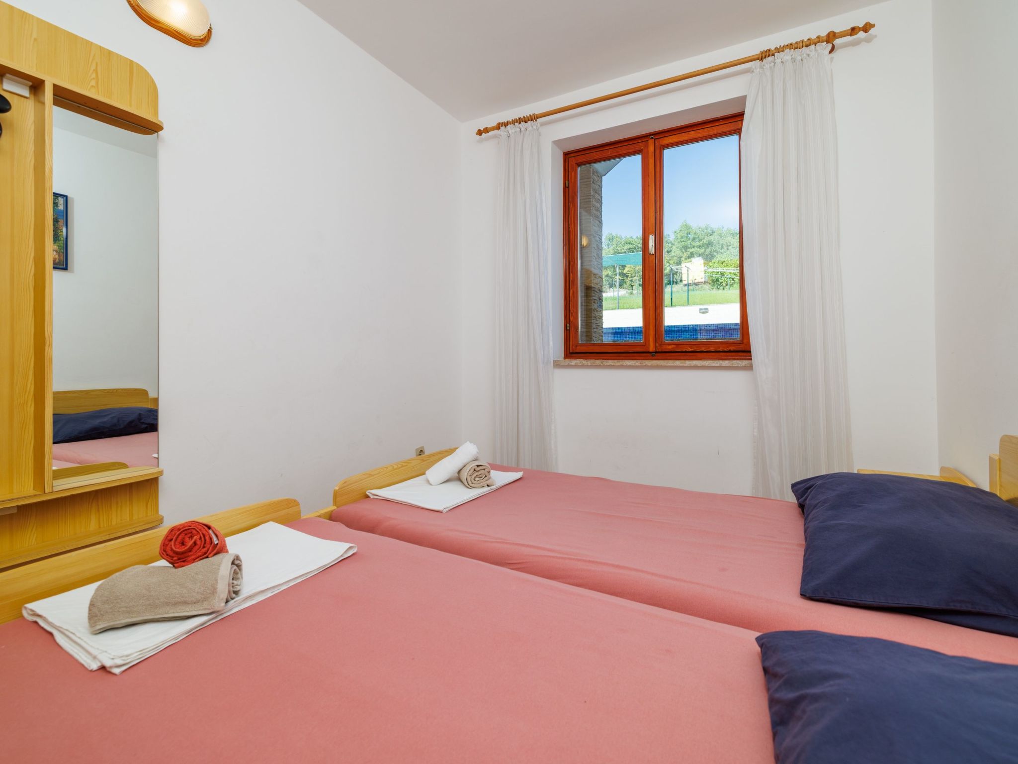 Mistral1-Image-tags.info