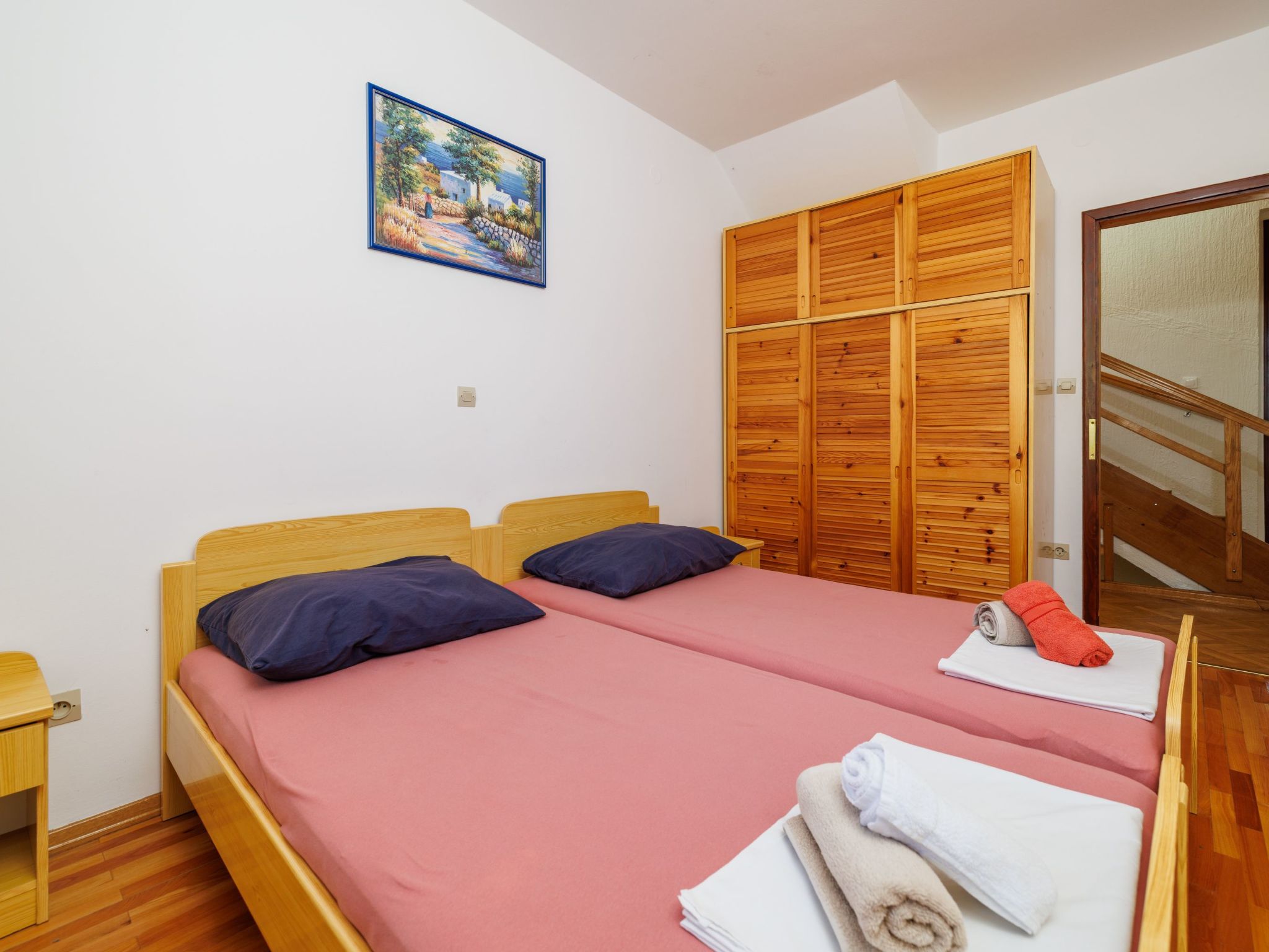 Mistral1-Image-tags.info