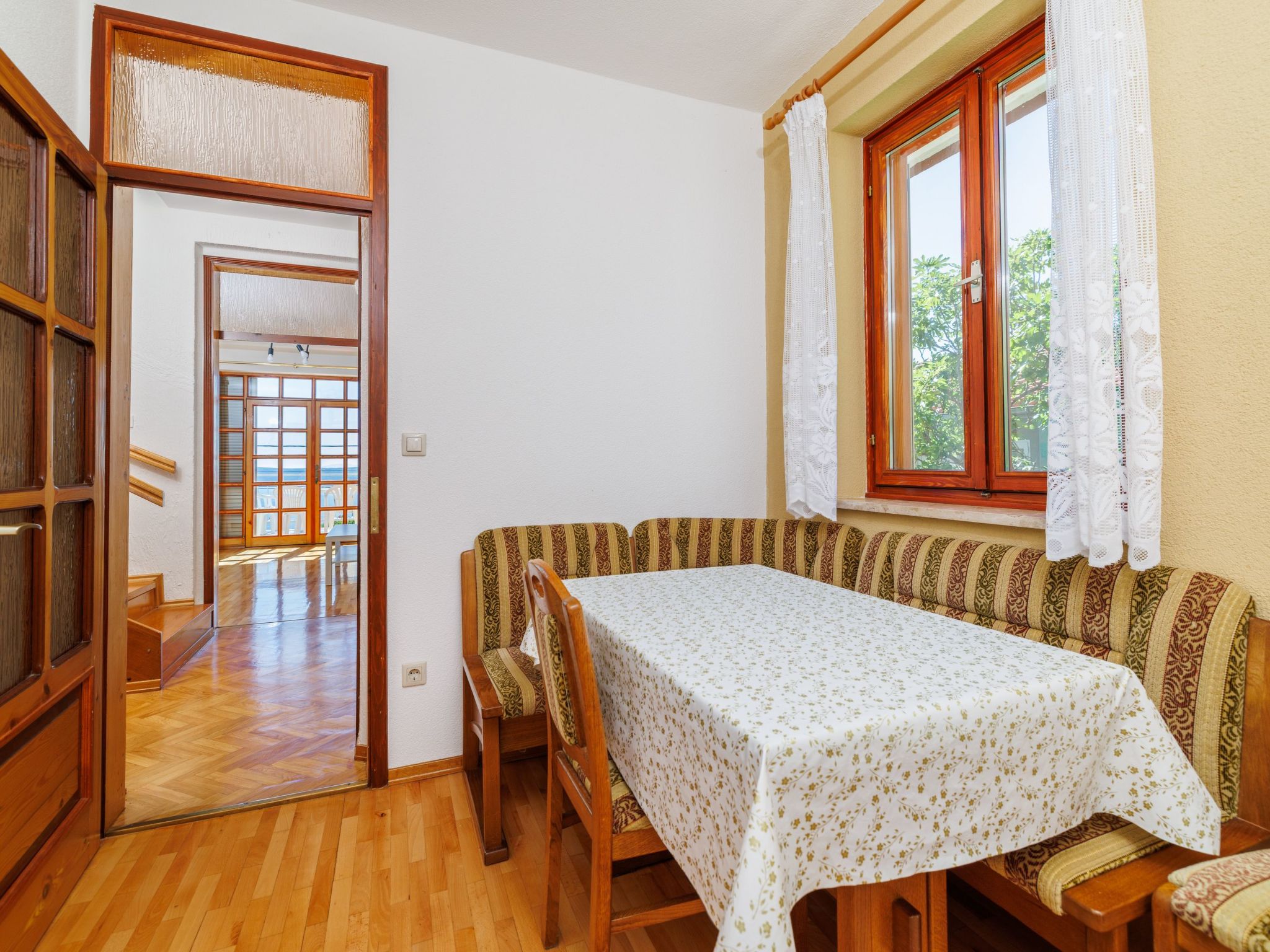 Mistral1-Image-tags.info