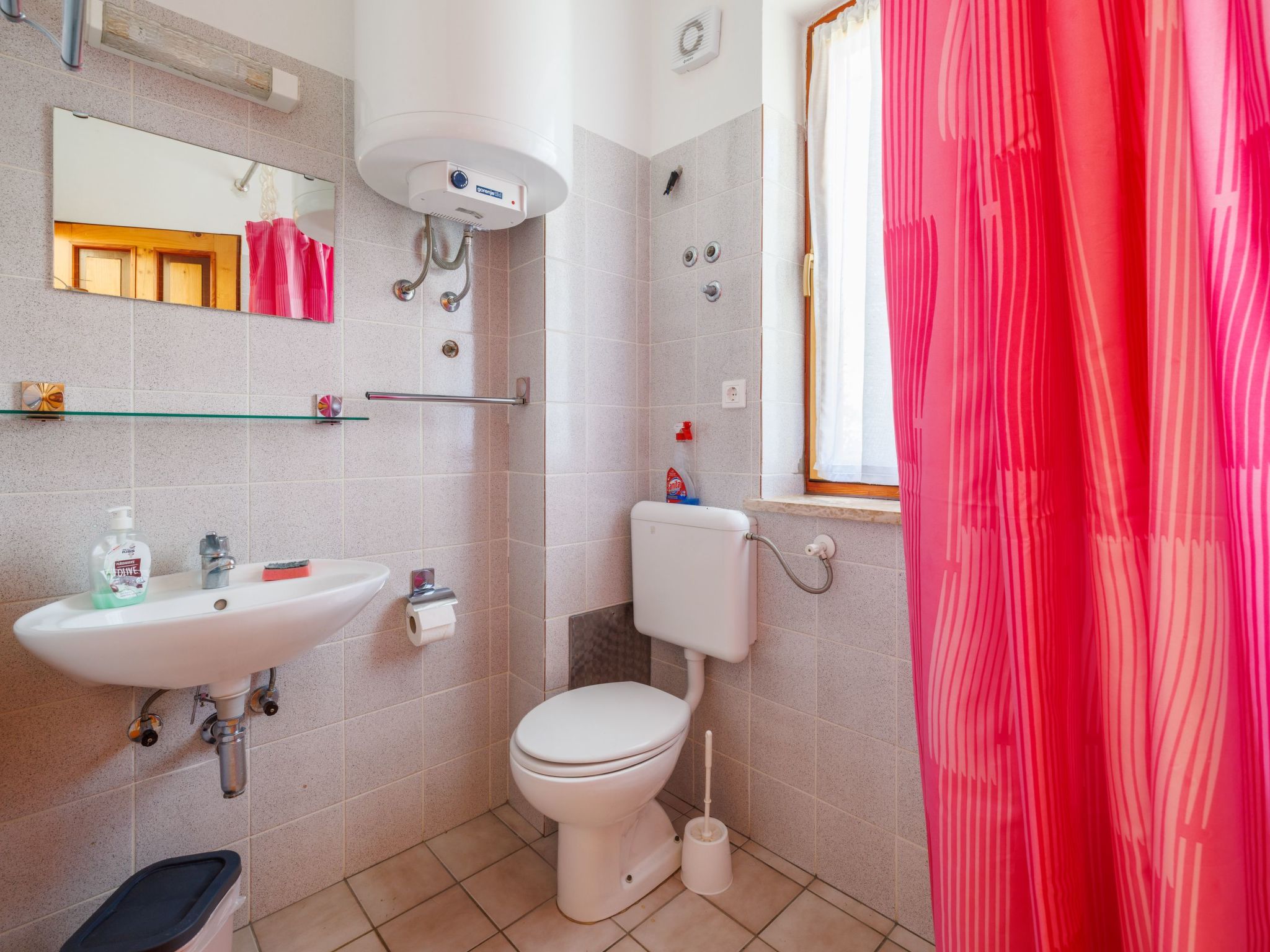 Mistral1-Image-tags.info