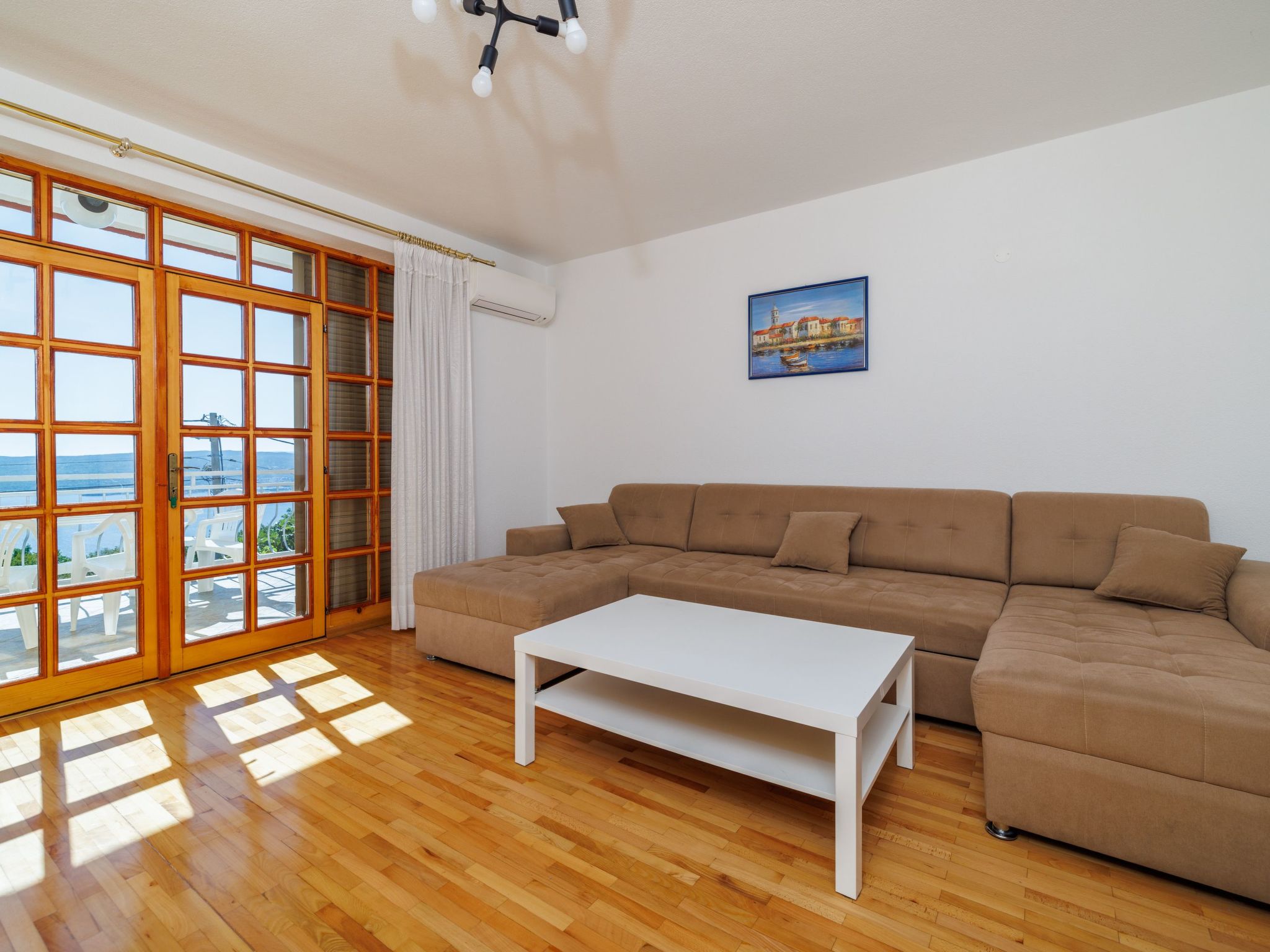 Mistral1-Image-tags.info