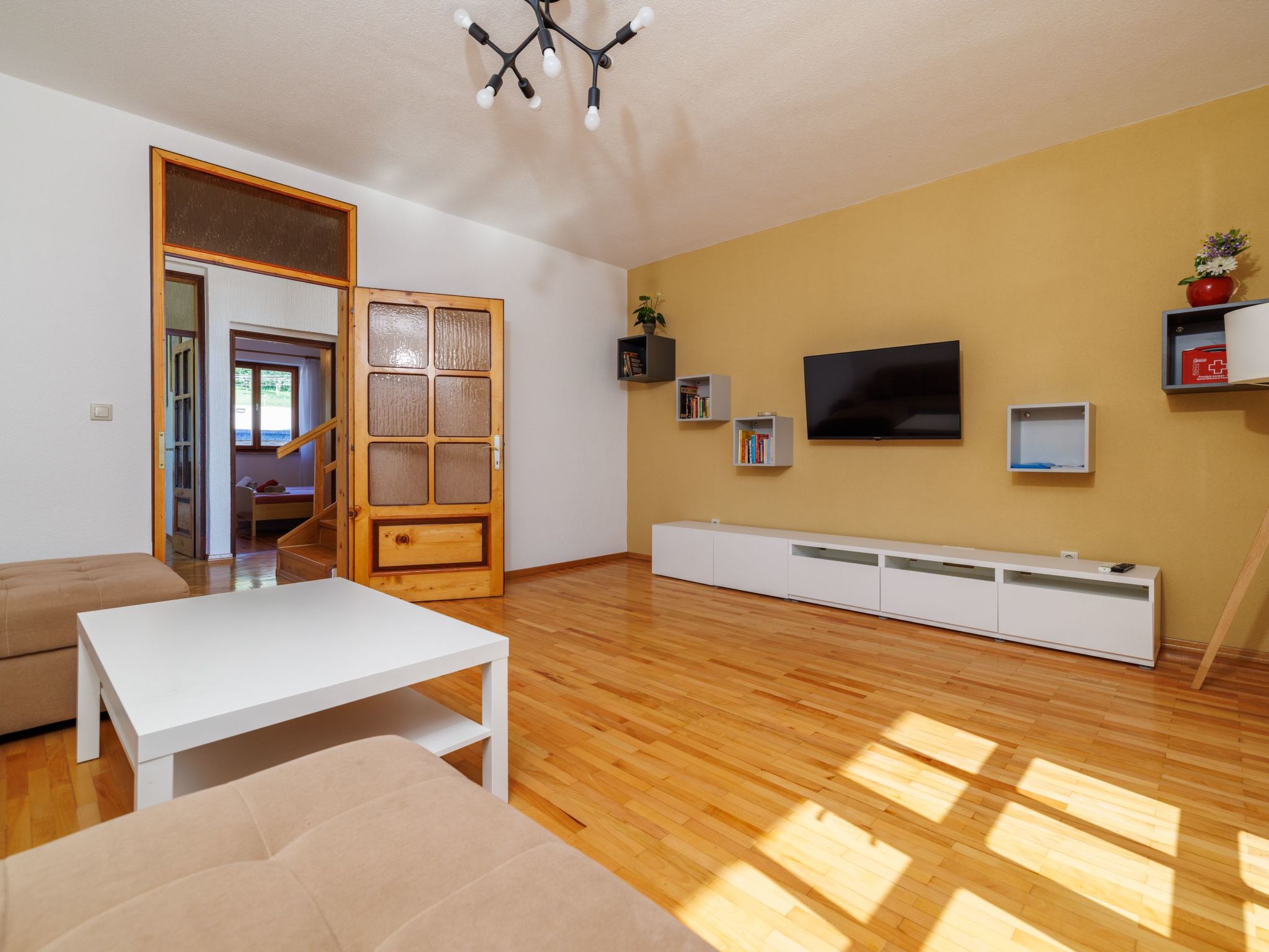 Mistral1-Image-tags.info