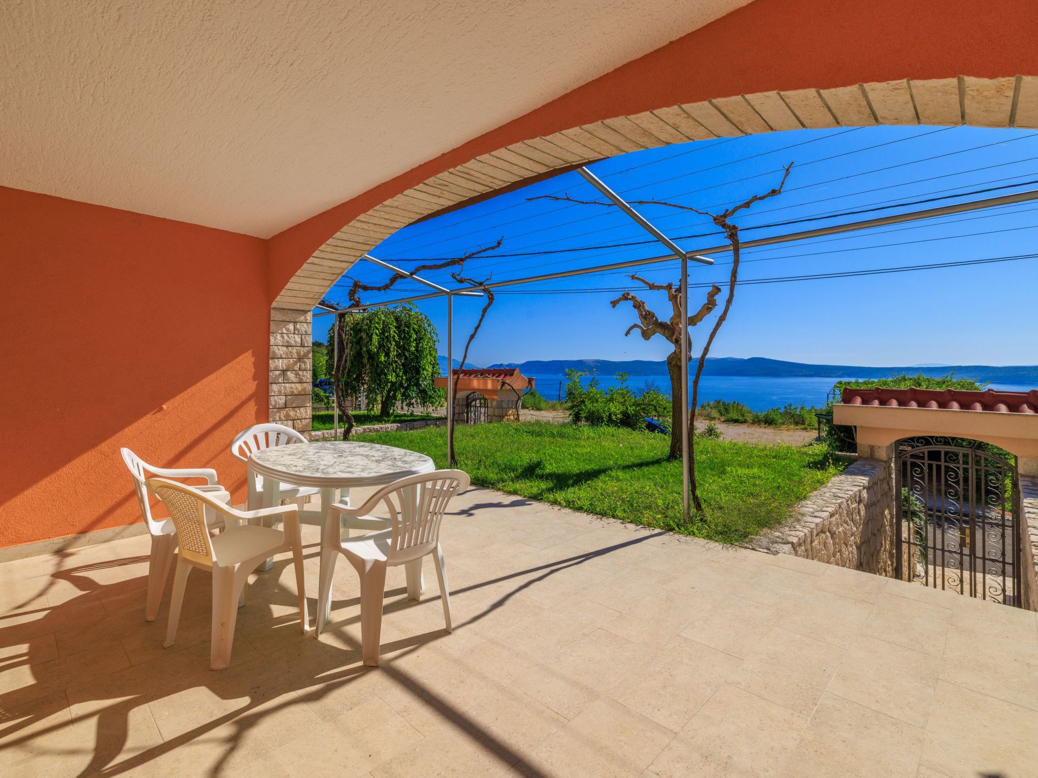 Mistral1-Image-tags.info