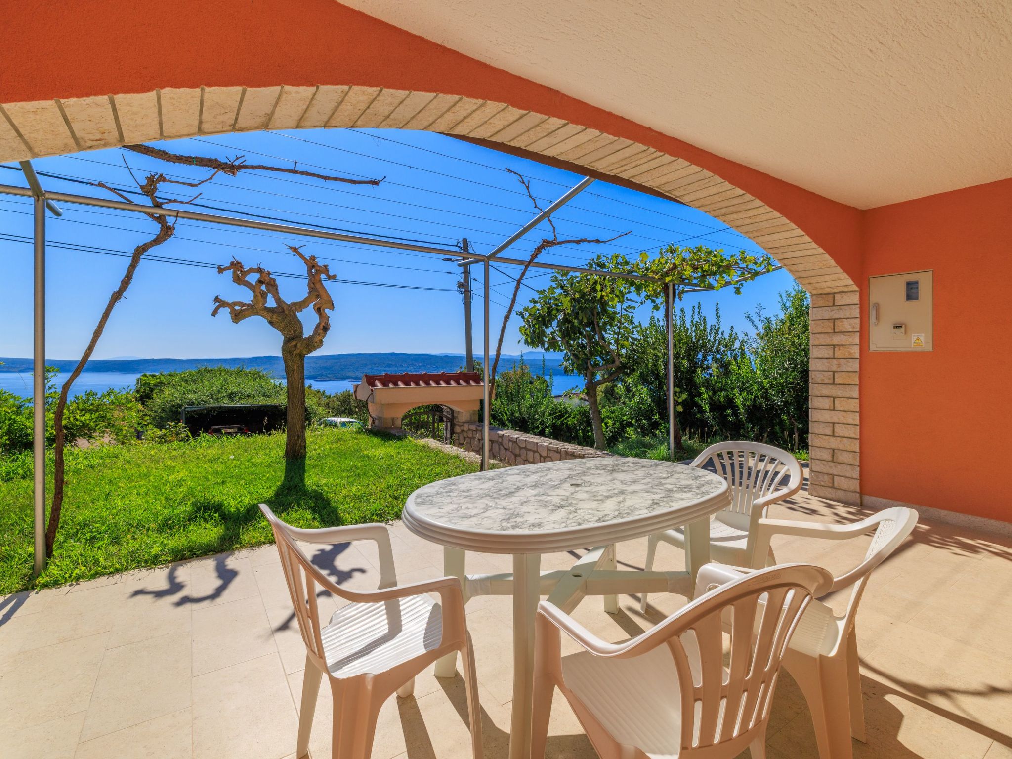 Mistral1-Image-tags.info