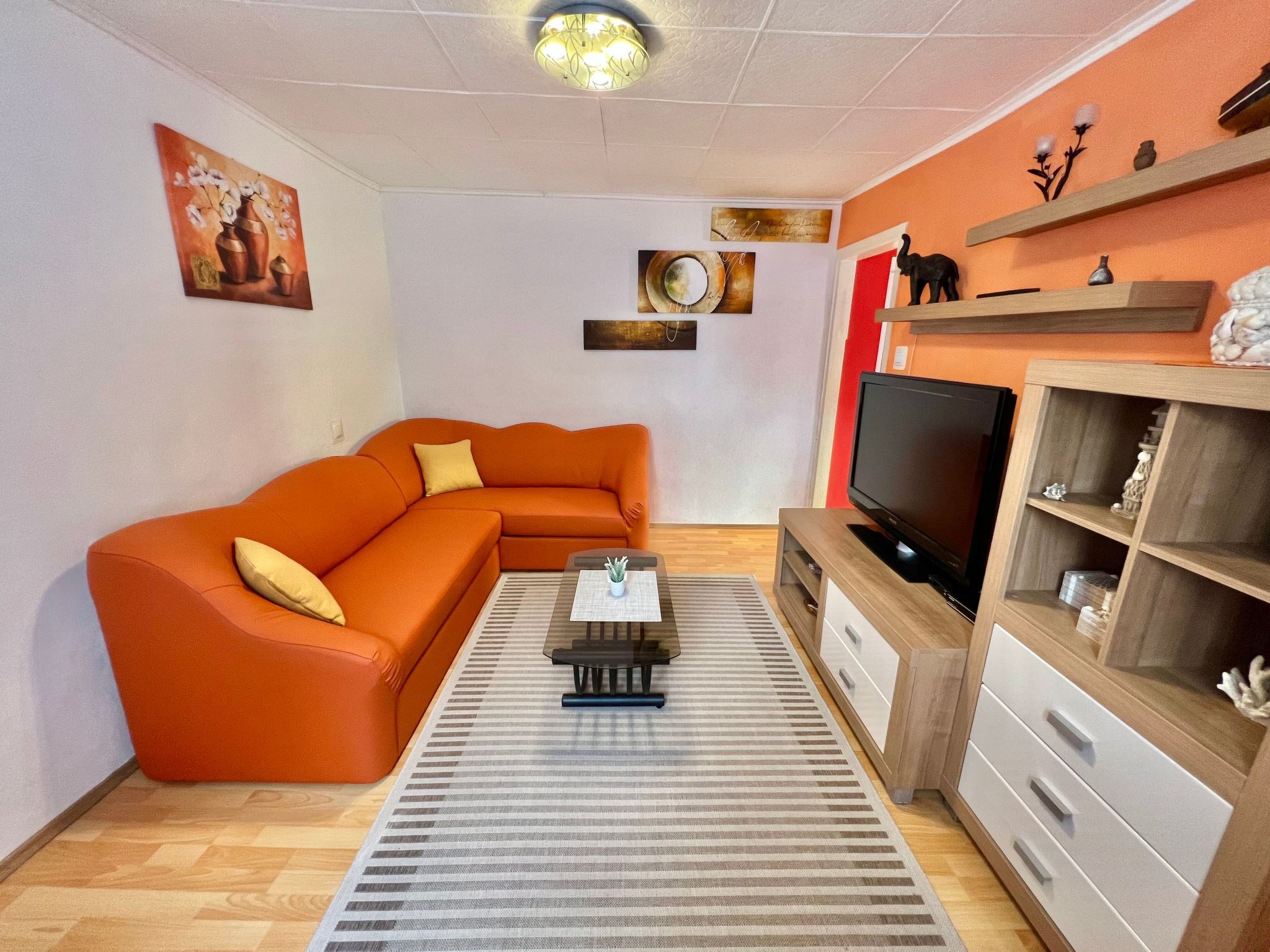 Mit eigenem Garten und Grill-Dedans