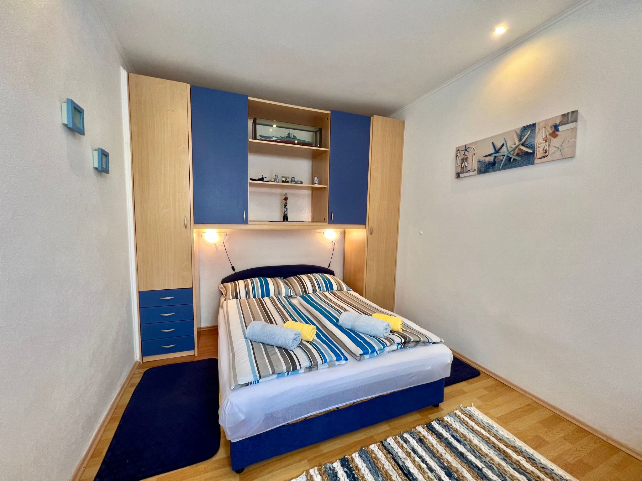 Mit eigenem Garten und Grill-Dedans