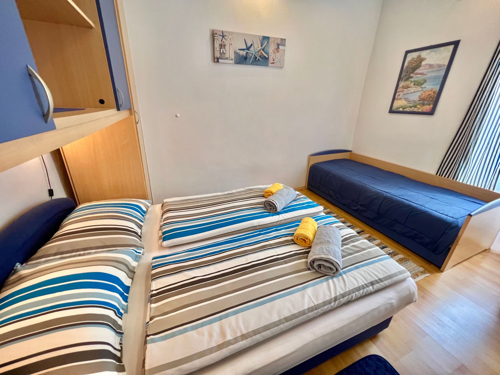 Mit eigenem Garten und Grill-Dedans